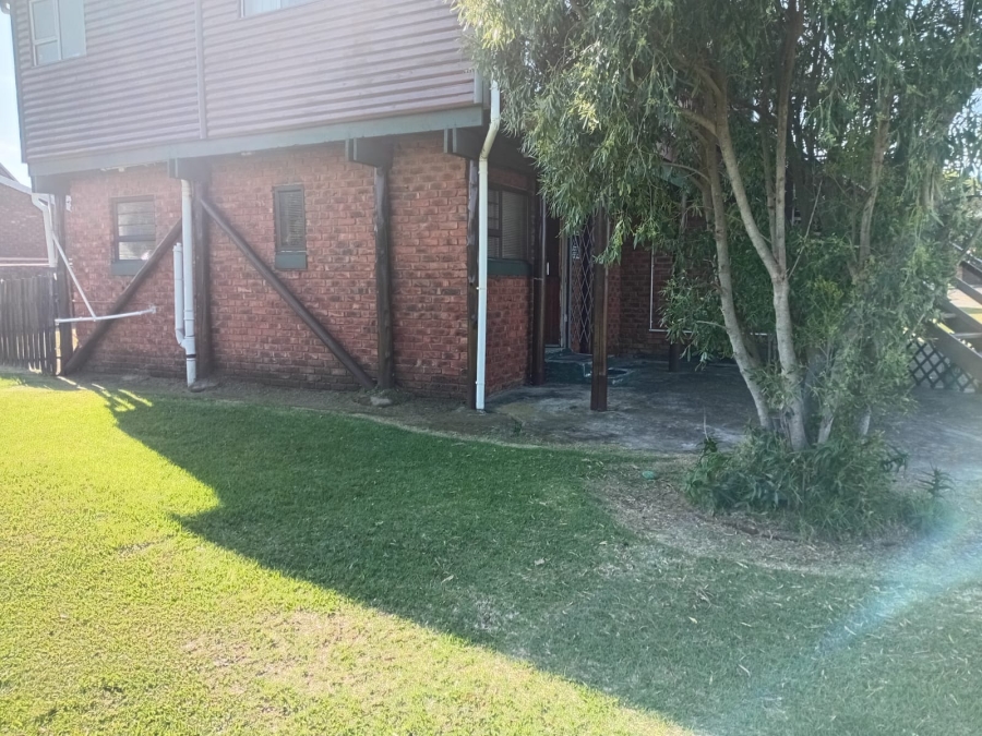 To Let 2 Bedroom Property for Rent in Cove Rock Eastern Cape